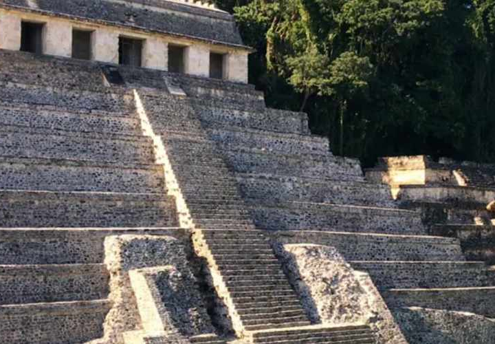 Un recorrido por la zona arqueológica de Palenque, Chiapas